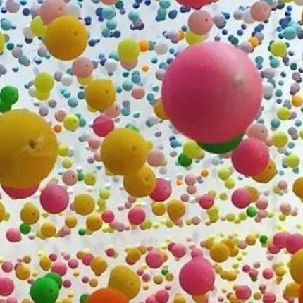 On our best covers we give way to Australian artist Nike Savvas, who is well known for her large-scale, colorful, immersive participatory installations that have been featured both in Australia and internationally. #contemporaryart #artecontemporaneo #contemporaryartist #installation #fahrenheitmagazine