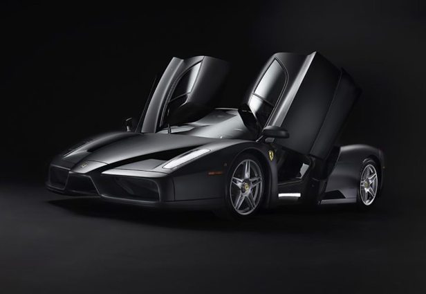 Enzo: Ferrarin musta jalokivi laitettu huutokauppaan. Kuva: Sotheby's