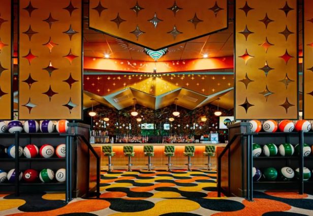 Un regard à l'intérieur du bowling Eastside de Nashville, Tennessee, États-Unis. Photo de : Hypebeast