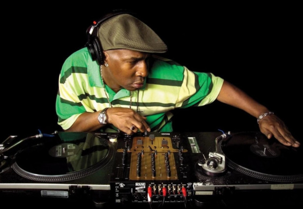 DJ Grandmaster Flash loistaa 70-luvun alalla Lähde: Vice