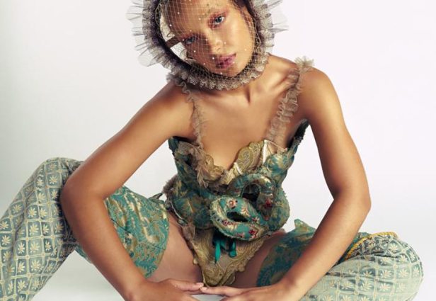 Surrealistiese en sensuele haute couture, deur Erika Janavi. Foto: Erika Janavi webwerf