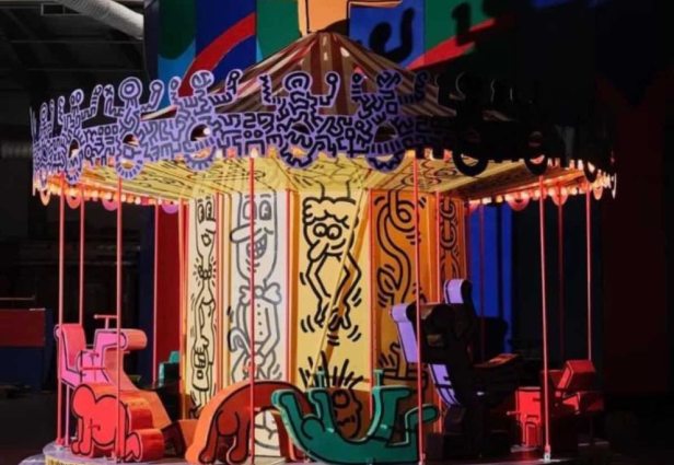 Luna Luna újra felszínre kerül, Haring, Basquiat és Dalí karneválja. Fotó: André Heller honlapja