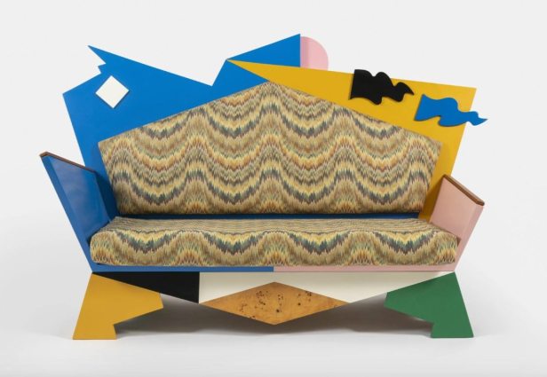 הצצה לקנדיסי, הספה שיצר אלסנדרו מנדיני בהשראת קנדינסקי. צילום: Galerie kreo