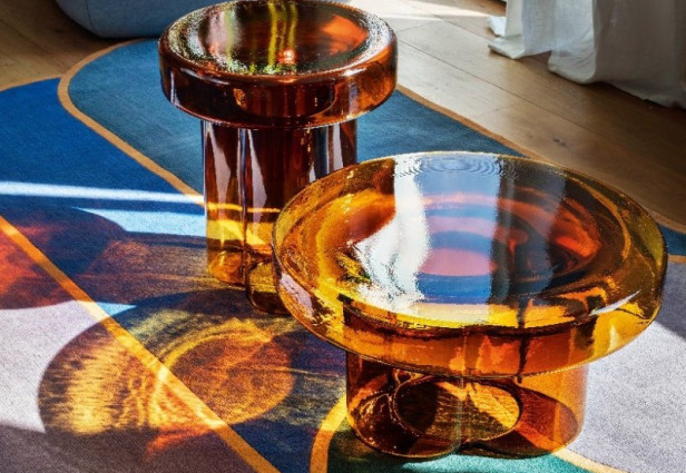 Murano: a fújt üvegasztalok ellenállhatatlan gyűjteménye. FOTÓ: Designboom