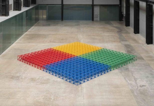Rasheed Araeen의 설치물 'Zero to Infinity'는 400개의 컬러 큐브로 구성되어 있습니다. 사진: 테이트