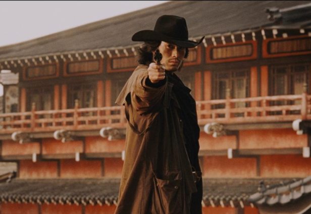 Jelenet a Sukiyaki Western Django című filmből, japán spagetti western Takashi Miike rendezésében. Forrás: Sabukaru
