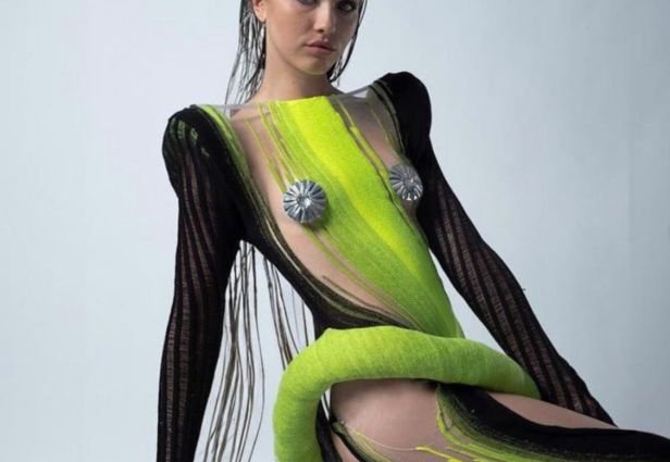 स्लोवेनियाई डिजाइनर तंजा विदिक द्वारा बनाया गया परिधान। फोटो: तंजा विदिक इंस्टाग्राम