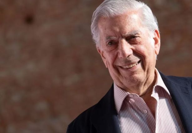 Mario Vargas Llosalla, 87, on Covid-19, jonka vuoksi hän joutui sairaalaan. Valokuva: Infobae