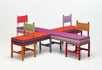 Knit! Colore e unità in questo tavolo di Yinka Ilori. FOTO: thedesignedit.com