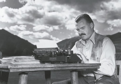 La plupart des œuvres d'Hemingway mettent en scène un héros face à la mort et remplissant une sorte de code d'honneur. Source : La Société Hemingway.