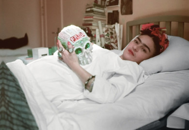 Frida Kahlo dans sa chambre à l'hôpital anglais, en 1950. Source : The Art Newspaper