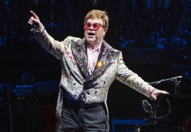 Elton John fera ses adieux à la scène de Glastonbury 2023. Photo : Billboard