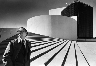 El arquitecto Ieoh Ming Pei en la Biblioteca John F. Kennedy. Fuente: The Boston Globe
