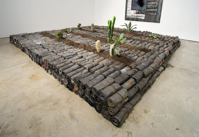 Œuvre de Jannis Kounellis, l'un des représentants de l'arte povera