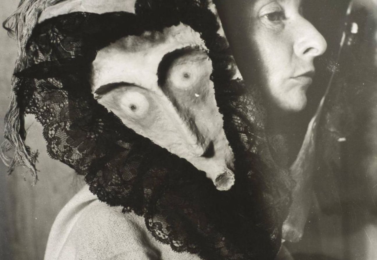 Remedios Varo, 1957, fotografiada por Kati Horna. Fuente: Time