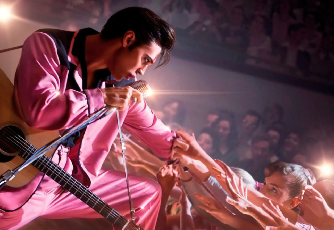The movie about Elvis that is available on HBO Max is directed by Baz Luhrmann. Source: IMDB