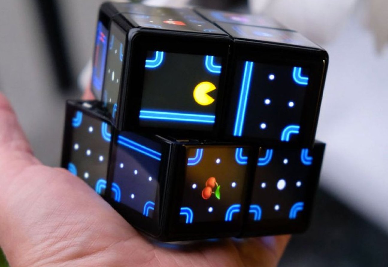 WOWCube es una consola de videojuegos en formato del famoso cubo rubik