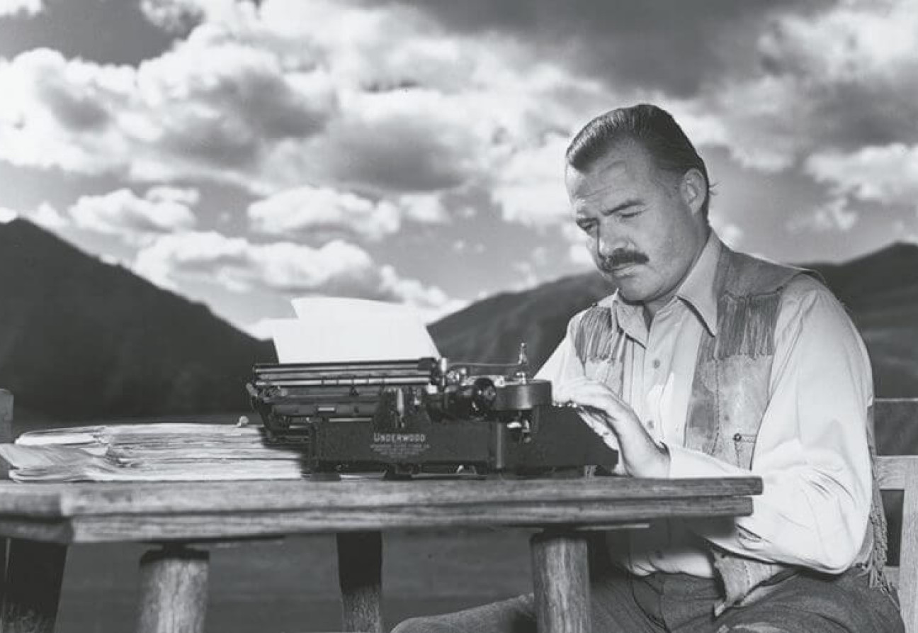 La plupart des œuvres d'Hemingway mettent en scène un héros face à la mort et remplissant une sorte de code d'honneur. Source : La Société Hemingway.