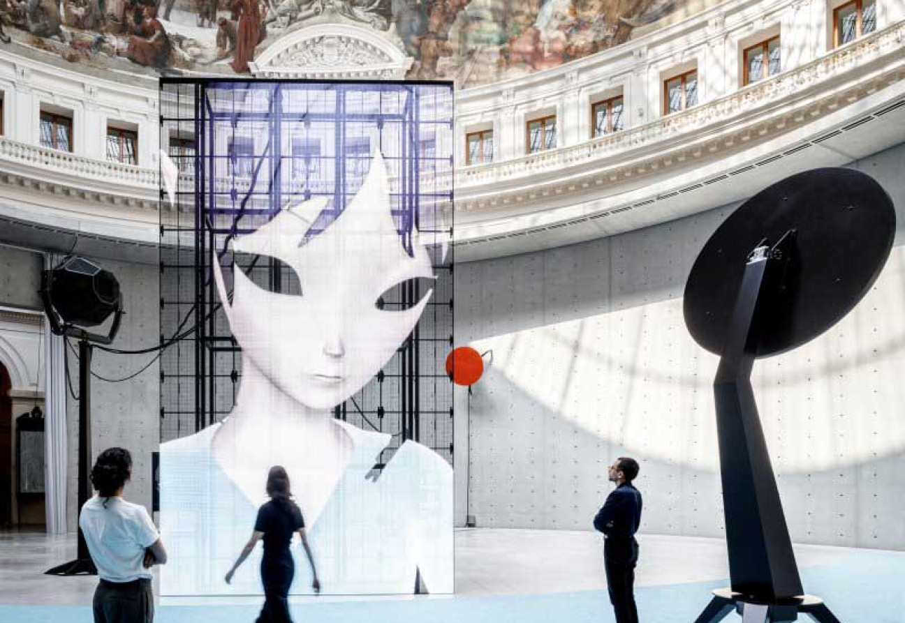 Humanity ja tekoäly sulautuvat tässä Philippe Parrenon näyttelyssä. Kuva: The Bourse de Commerce