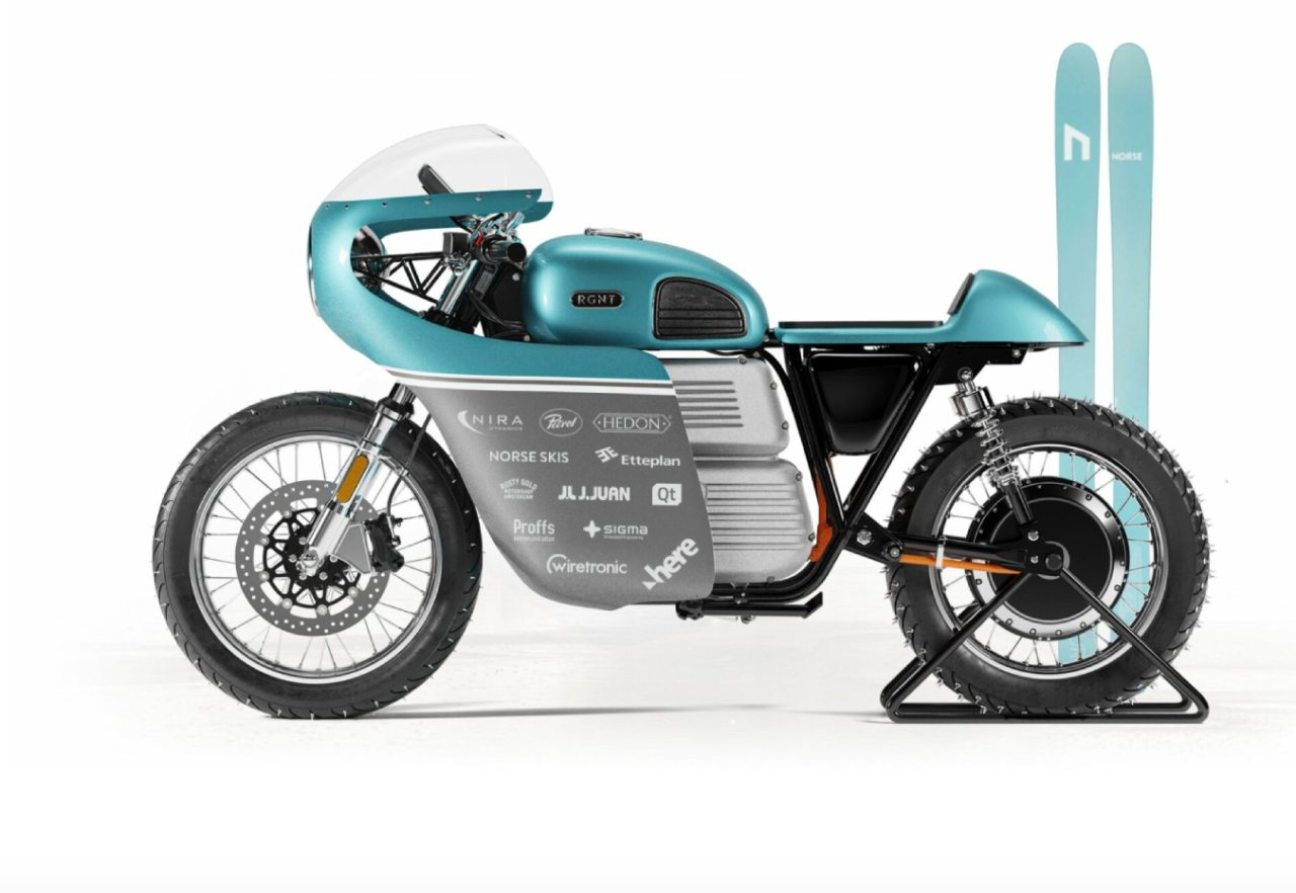 Katsaus Project Auroraan, moottoripyörän prototyyppiin, joka on vihreä ulkoa ja sisältä. Kuva: RGNT Motorcycles